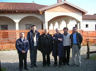 Don Matteo e Don Bruno con alcuni ramia