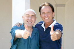 Swami Roberto e Roby Facchinetti nel monastero di Anima Universale