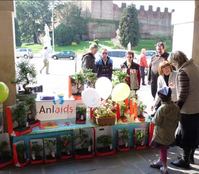 Volontari di Anima Universale per BONSAI ANLAIDS