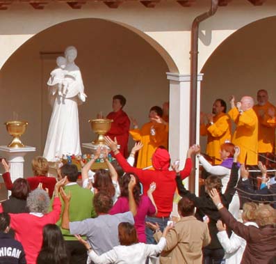 Inaugurazione del chiostro nel monastero di Anima Universale