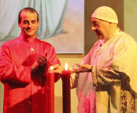 Swami Roberto accende la Fiamma della Gioia